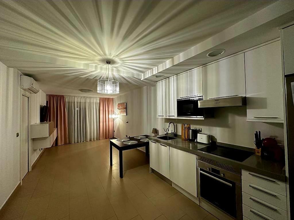 с 2 спальнями Apartment *