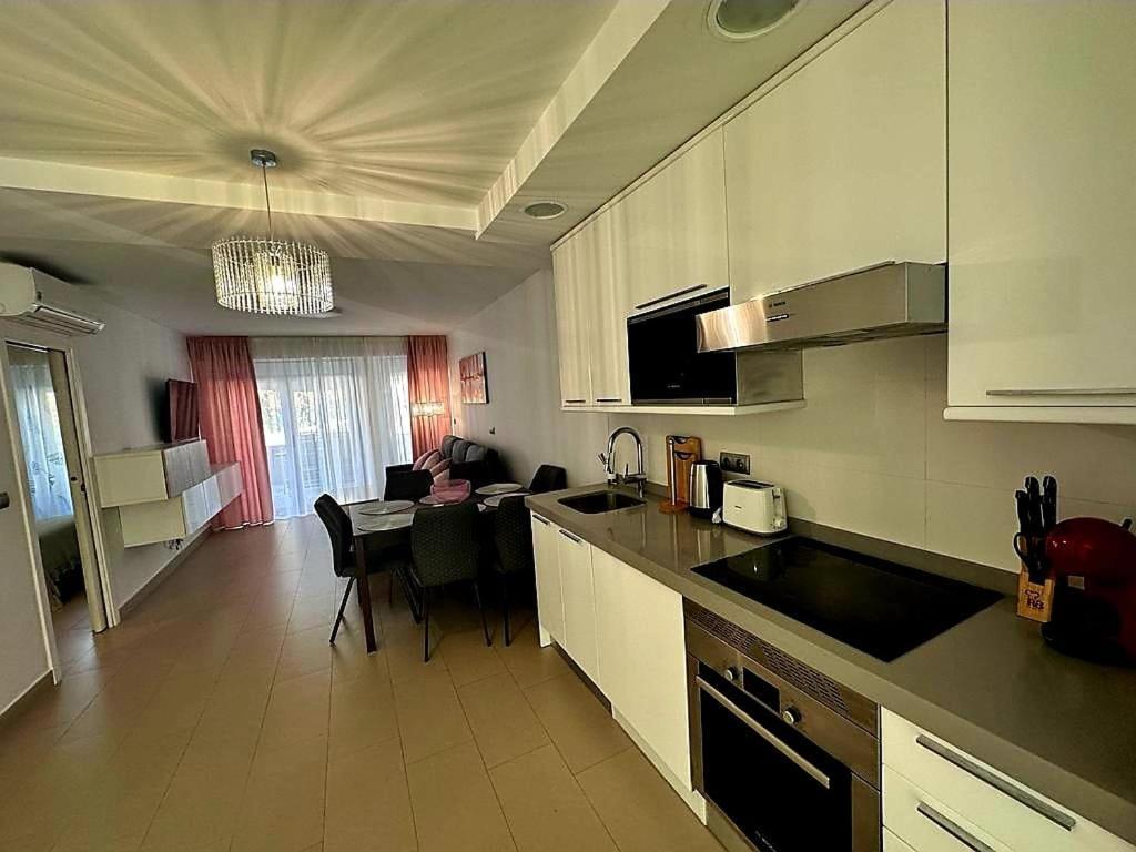с 2 спальнями Apartment *